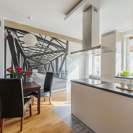 Chmielna 73 P&O Serviced Apartments Warschau Buitenkant foto