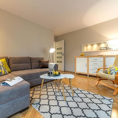 Chmielna 73 P&O Serviced Apartments Warschau Buitenkant foto