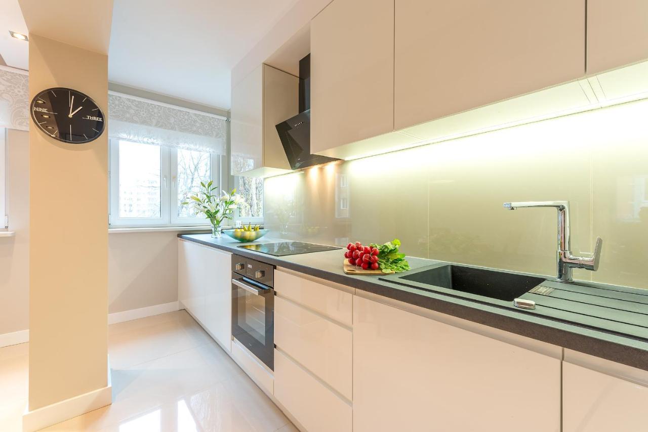 Chmielna 73 P&O Serviced Apartments Warschau Buitenkant foto